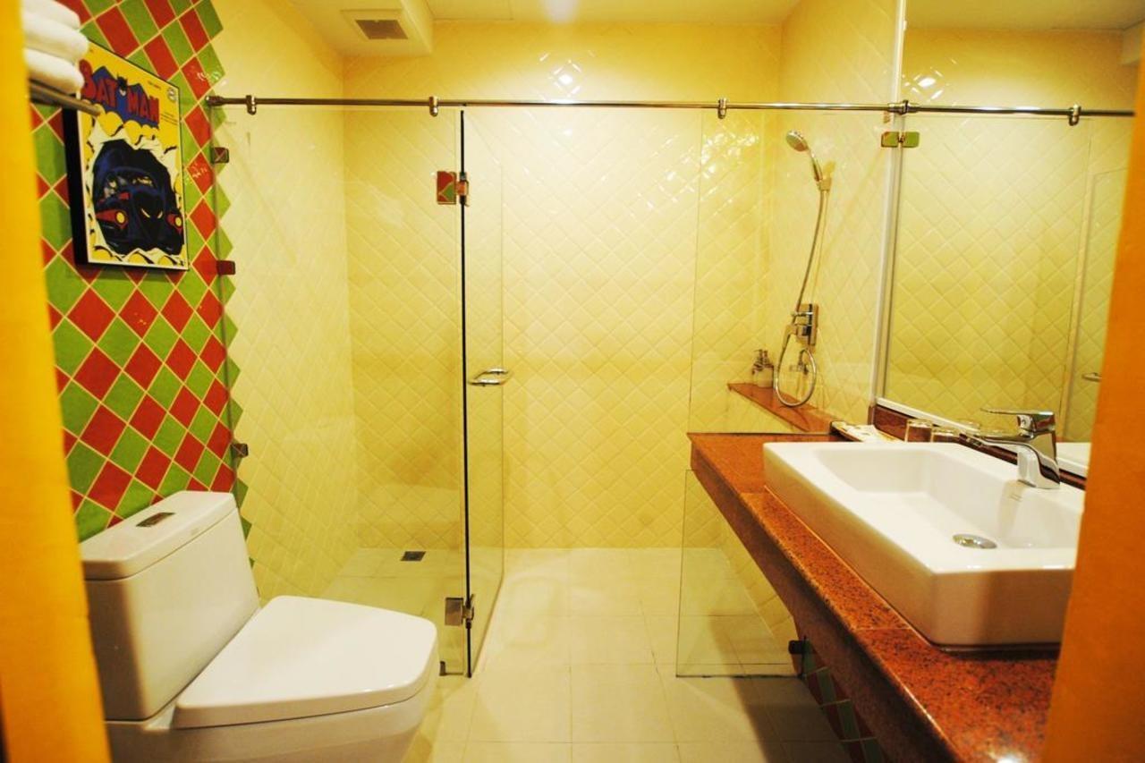 Focal Local Bed & Breakfast Bangkok Exteriör bild