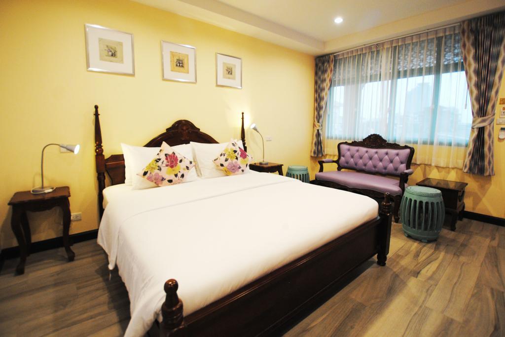 Focal Local Bed & Breakfast Bangkok Exteriör bild