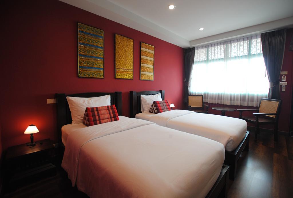 Focal Local Bed & Breakfast Bangkok Exteriör bild
